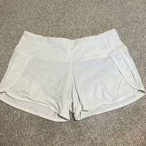 speed up size 4, 4”. good condition other than the small fuzzies in back.